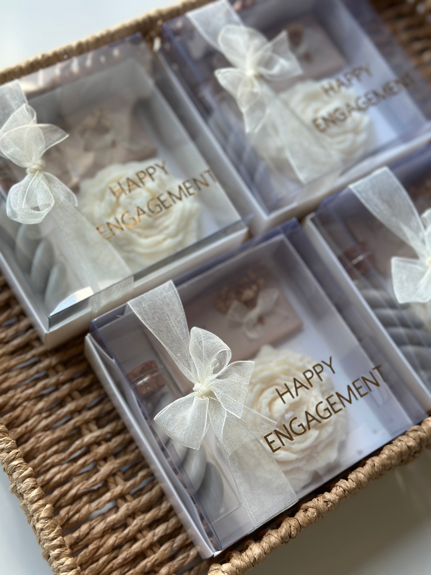 Box Bougie, chocolat et Fiole Dragées
